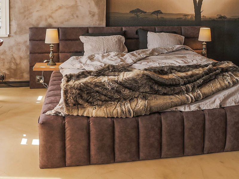 Close Up Mountainview Room Bed